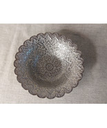Pretty Silver Metal Floral Design Dish - $491.00 MXN