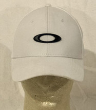 Oakley Men’s L/XL White/Blue Logo Stretch Fit Tincan Cap. Pre Owned - $14.84