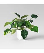 Room Essentials™ Pothos Artificial Plant in White Pot Indoor Decor - €14,86 EUR Room Essentials™ Pothos Artificial Plant in White Pot Indoor Decor - €14,86 EUR