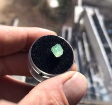 Genuine Emerald, Bi-color Emerald Terminated, 2Ct, 7mm x 5mm Natural Beryl - £19.75 GBP