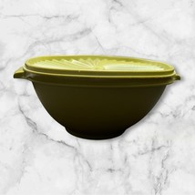 Vintage Tupperware Servalier Bowl 8.5&quot; Green 858-2 with Lid - Retro Kitchen - $47.19 MXN