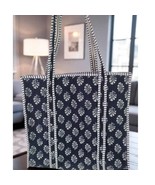 Nantucket Blooms Navy Quilted Tote Bag - $900.42 MXN