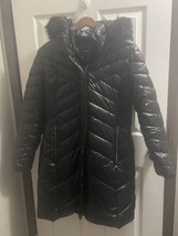 Kenneth Cole women’s medium shiny puffer black coat. See notes, sewing special.  - £40.32 GBP