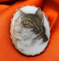 VTG Gold Tone Gray White Tabby Cat Porcelain Transfer Oval Cameo Portrai... - $29.94