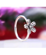 925 Sterling Silver Dazzling Daisy Cubic Zirconia Ring For Women  - £14.38 GBP