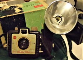 Camera Brownie Vintage Holiday Flash Film Camera - £19.65 GBP
