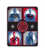 Warner Bros. Justice League Team Assembled Blanket Throw - $204.96 MXN