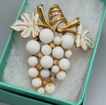 Vintage White Enamel Grapes Brooch Pin Gold tone w Rhinestones - £9.37 GBP