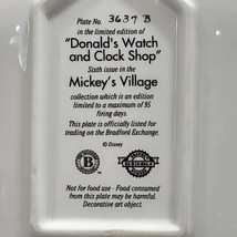 Donald&#39; Watch &amp; Clock Shop #3637B Mickeys Village Disney Bradford Exchan... - $283.06 MXN