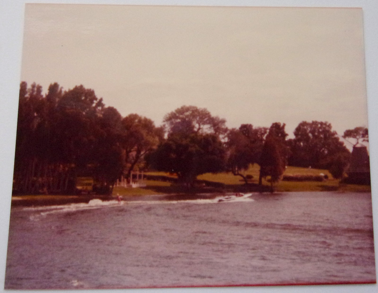 Vintage Cypress Gardens Florida 1982 - $1.99
