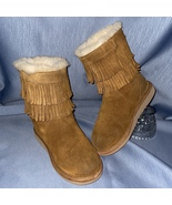 UGG Chestnut Sheepskin CLASSIC SHORT II FRINGE Boot, S/N 1006430Y, Size 5 - £38.53 GBP