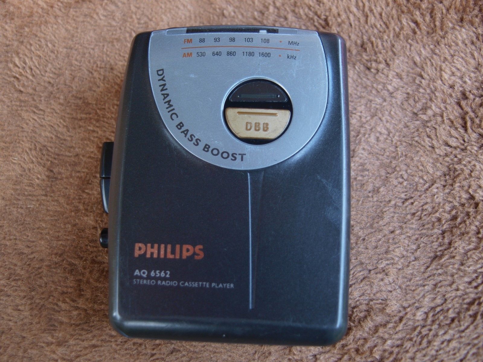 PHILIPS WALKMAN AM FM RADIO CASSETTE PLAYER AQ 6562  RETRO TESTED - $17.26