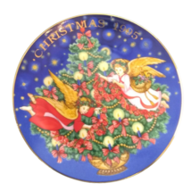 Avon &quot;Trimming the Tree&quot; Collectors Plate Christmas 1995 Peggy Toole 22K... - $11.75