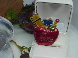 Rare Corocraft A+ TEACHER APPLE ENAMEL GOLD TONE PIN RULER Graduation Gift  - $279.91 MXN