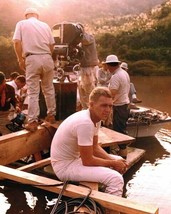 Steve McQueen relaxes on set between takes The Sand Pebbles 8x10 inch photo - £7.70 GBP
