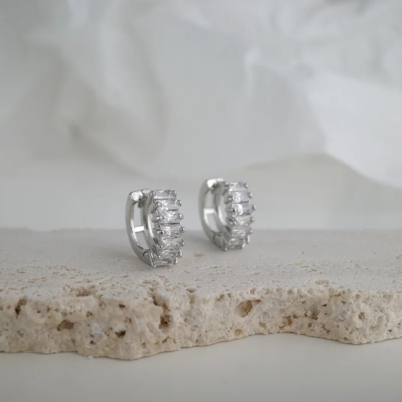 New Arrival Simple Classic Crystal Geometric Hoop Earrings For Women Elegant Fas - £11.42 GBP