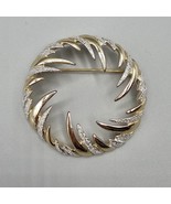 Vtg Sarah Coventry Brooch Pin Fire And Ice 1973 Two Tone Round Wreath style - $27.11 CAD