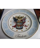 Avon Collector Plate Freedom c1974, New in Box, with certificates[am*] - $727.49 MXN