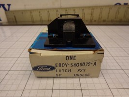 FORD NOS E8OY-5406072-A Glove Box Door Latch Asy 88-89 Continental Lincoln - £15.96 GBP
