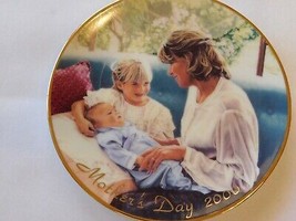 &quot;A Mother&#39;s Love&quot; 2000 Mother&#39;s Day Plate by Missy Jenkins Porcelain Avo... - $13.89