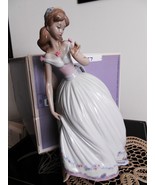 Lladro The Glass Slipper (aka Cinderella) # 5957 Part of Disney collecti... - $626.40 CAD