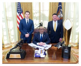 Donald Trump w/ Lsu Coach Ed Orgeron &amp; Quarterback Joe Burrow 8X10 Photo - £6.68 GBP