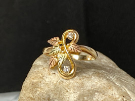 10K Yellow &amp; Rose Gold Ring 2.83g Fine Jewelry Sz 7 Band Floral Clear Stone - £151.83 GBP