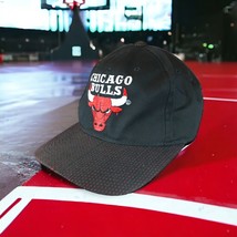 Vintage Chicago Bulls SnapBack Hat Starter The Classic Dotted Brim Red B... - $366.78 MXN