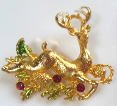 Vintage Christmas Reindeer Brooch Enamel, Red Rhinestones 1.3/4&quot; - $272.13 MXN