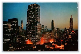 Midtown Manhattan Skyline Notte Vista New York Città Ny Nyc Cromo Cartolina W22 - £2.62 GBP