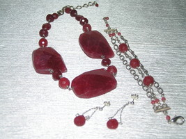 Estate Parure Chunky Faceted Cranberry Pink Stone or Glass on Silvertone Chain - £17.13 GBP