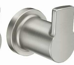 Rinza Brushed Nickel Robe Hook Spot Resist - $1,304.69 MXN