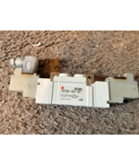 NICE SMC SY7220-5DZ-02T SY7000 Solenoid Valve, Rubber Seal - $32.57 CAD