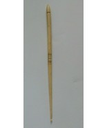 Handmade Crochet Hook - Carved Light Cream color Wood - €24,30 EUR