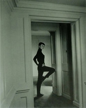 Audrey Hepburn, posed in a doorway (1)  - Framed Picture 11 x 14 - £25.45 GBP