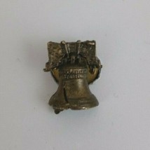 Vintage Bronze Liberty Bell .5&quot; Lapel Hat Pin - £3.49 GBP