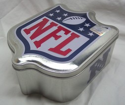 NFL FOOTBALL LOGO Shaped COLLECTOR&#39;S TIN POP ART DECO NEW Mancave - $277.77 MXN