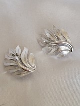 Vintage Trifari Leaf Brushed Silver Clip On Huggie Earrings - £5.81 GBP