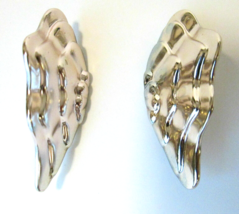 Vtg Signed Avon 1986 Silver Plated Enchanted Wings Clip On Earrings W Box Shiny - £10.15 GBP
