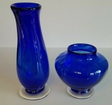 Set 2 Hand Blown Cobalt Blue Art Glass Vases Applied Spiral Signed by Ar... - £63.30 GBP