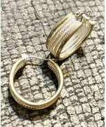 Silver Tone Fashion Hoop Earrings 3/4 Inch - €6,86 EUR