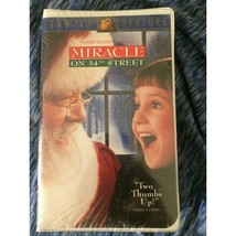 Miracle on 34th Street VHS Tape New Still Factory Sealed !!!! - $374.69 MXN