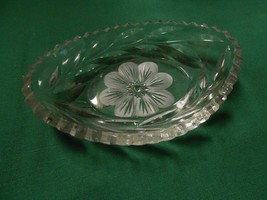 Beautiful Crystal Glass NUT DISH with Daisey Flower Design.....SALE - $4.85
