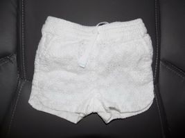 Cat &amp; Jack White Crochet  Eyelet Shorts  Size 12 Months Girl's EUC - $16.20