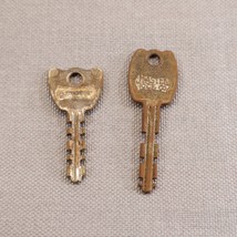 Vintage Master Lock Co Keys Milwaukee USA Steel - £7.12 GBP
