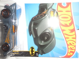 2023 Hot Wheels &quot;Batmobile&quot; Collector Batman #3/5 - £2.75 GBP