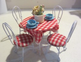 White dollhouse cafe / garden  table 4 chairs checkered pattern  - £17.80 GBP