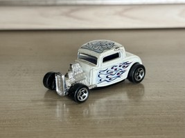 1997 Hot wheels ‘32 Ford Coupe White With Blue Hot Rod Flames - €3,85 EUR