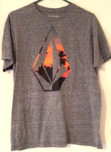 Volcom t-shirt size M men gray with big volcom symbol in middle short sleeve - £6.21 GBP