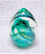 Art Glass Egg Paperweight Blue Greens Shimmery Signed A Schnntz (?) 2 1/... - $446.45 MXN
